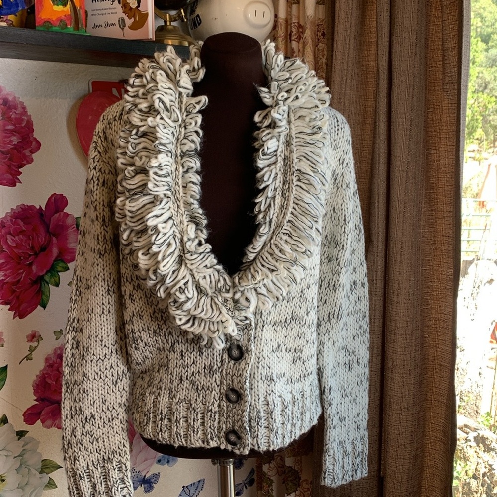 Ellen Tracy, long sleeve white/black fluffy crochet cropped cardigan. Size S.